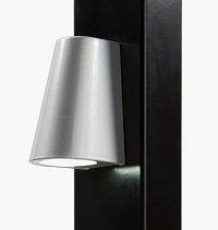 Купить Элегантное LED-освещение Locinox (Бельгия) TRICONE для ворот, цвета zilver и 9005 (черный) в Каменске-Шахтинском